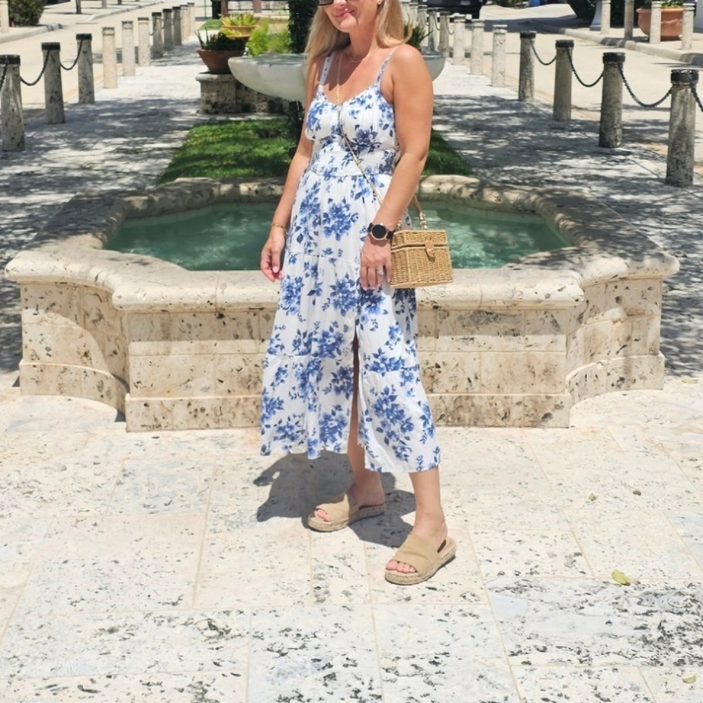 Hollister Blue and White Floral Midi Dress - Picture 9 of 9